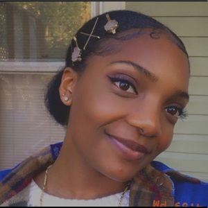 Meet your Posher, Nikaida